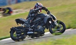 春风机车最新爆料视频,全新车型惊艳亮相，性能升级引期待