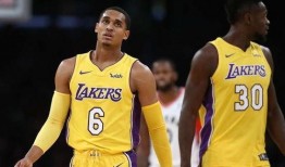 湖人球员爆料新闻视频,球员揭秘球队幕后故事与精彩瞬间”