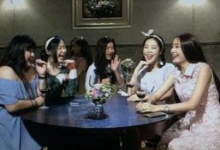 青岛大妈爆料视频曝光事件,揭秘事件背后真相