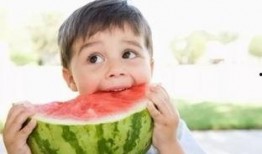 娱乐吃瓜君保姆带娃